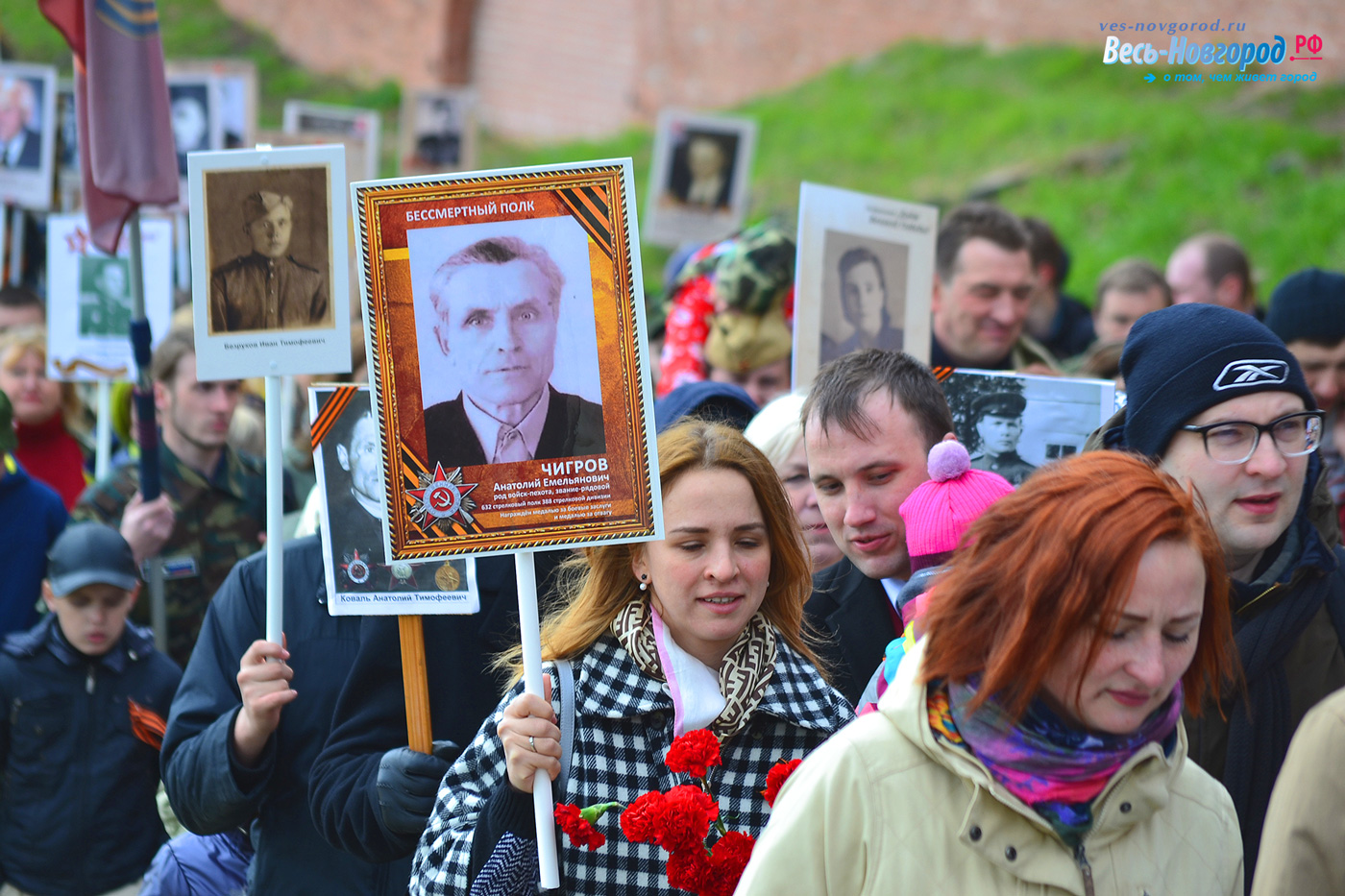 чьи фотографии в бессмертном полку