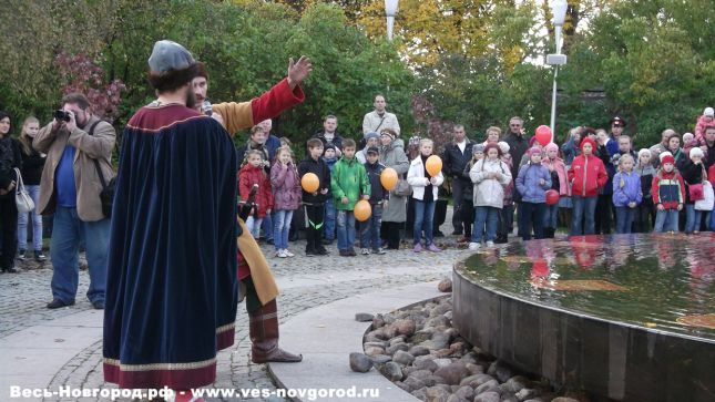Посадник Государя Великого Новгорода Сбыслав  у ганзейского фонтана