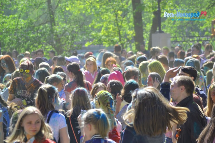 Фестиваль красок 12 мая 2018 года в Великом Новгороде3689