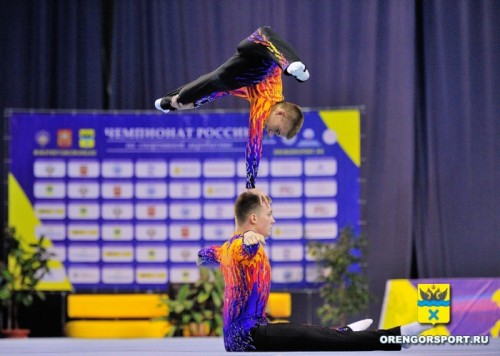 Новгородские акробаты стали бронзовыми призерами чемпионата страны по спортивной акробатике.