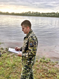 Следователи СК устанавливают обстоятельства гибели мужчины в реке Мста
