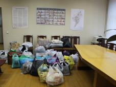 Более 140 новгородцев за выходные дни принесли вещи и продукты для пострадавших от наводнения