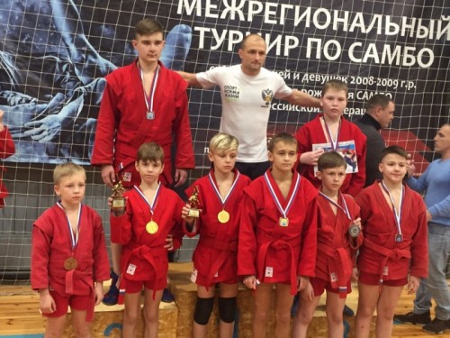 Новгородские самбисты в Пскове завоевали награды межрегионального турнира