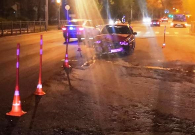 22 мая 2020 года. Сводка происшествий на дорогах области за вчерашний день. На улице Большая Санкт-Петербургская водитель на «Ауди 80» влетел в ополу ЛЭП - трое отправились в больницу.