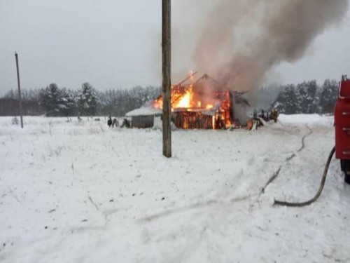 В деревне Яхново Хвойнинского района сгорел жилой дом, погиб человек.