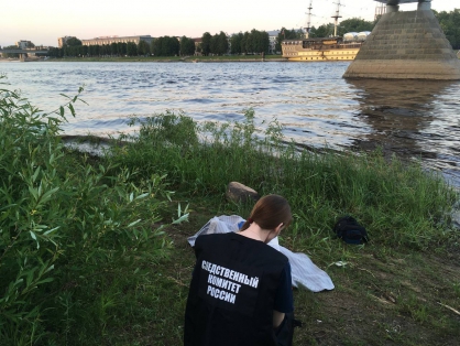 В Великом Новгороде в районе пешеходного моста утонул девятилетний мальчик