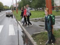 Макет фигуры школьника, установленный у гимназии Новоскул пытались похитить