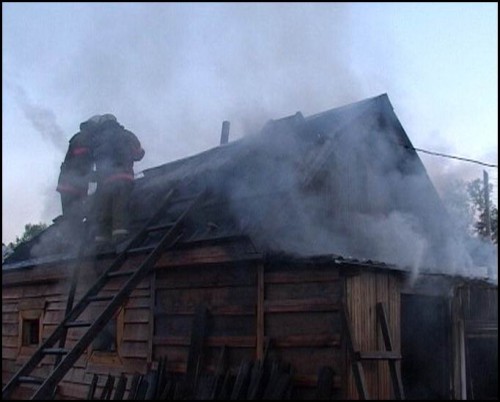 В Валдайском районе горел жилой дом