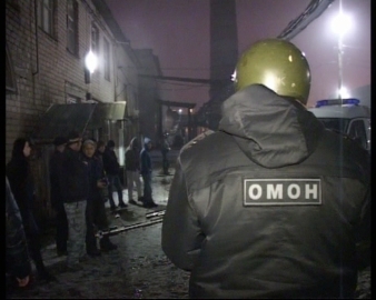 ФСБ и ОМОН ловили нелегалов в Малой Вишере.