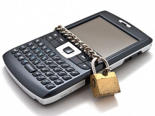 СМС с начинкой – преступники очищают банковские счета новгородцев через смартфон.