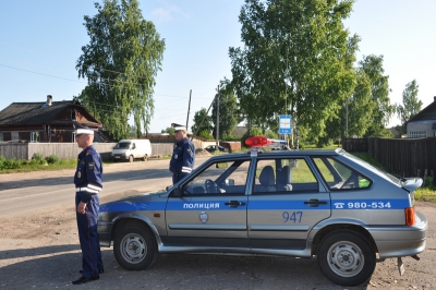Вчера, в Новгородской области сотрудники ГИБДД были вынуждены открыть огонь для того чтобы остановить нарушителя