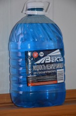 В Велкиом Новгороде продавали стеклоомывайку с превышением содержания метанола в 900 раз