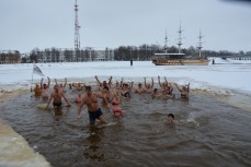 Новгородские моржи в День защитника Отечества проведут военизированную эстафету