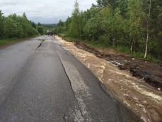 За сутки было  восстановлено движение по шести дорогам, пострадавшим от разлива рек в Любытинском, Крестецком и Окуловском районах.