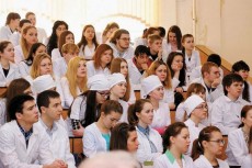 В медицинские организации Новгородской области пришли работать 63 выпускника с высшим медицинским образованием.