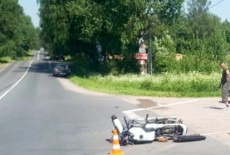На 4 км а/д "Новоселицы - Папоротно" автомобиль "Ford Mondeo" столкнулся с мотоциклом "Ява" (фото)