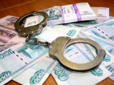 Руководитель отдела страховой компании подозревается в присвоении около 400 тысяч рублей клиентских денег